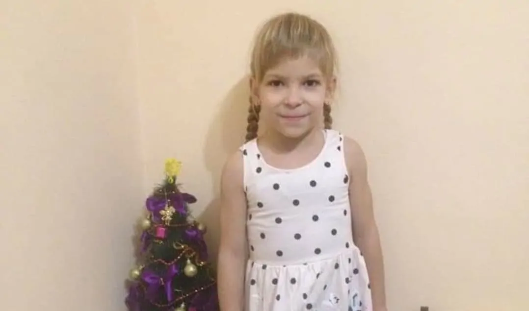 У Мукачеві просять про допомогу для 7-річної дівчинки, яка вже пережила дев'ять операцій (ФОТО)